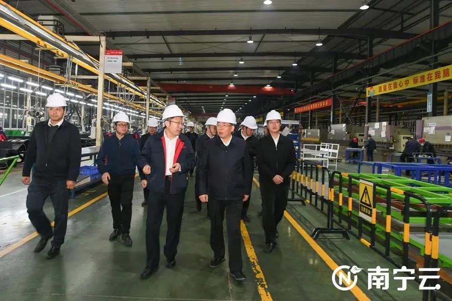 2021年12月20日自治區(qū)黨委常委、南寧市委書記徐海榮、代市長(zhǎng)廖立勇一行到廣西申龍調(diào)研接待工作